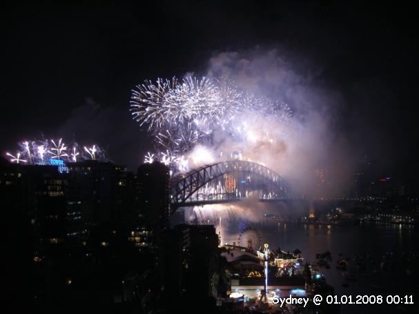 Firework in Sydney : Tuesday :  1. January 2008