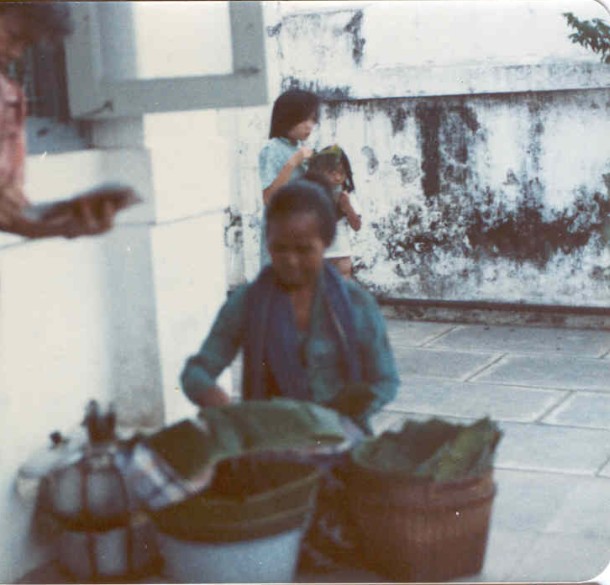 Sego ayam di Jalan Kemuning (1981) : Sunday :  8. March 1981