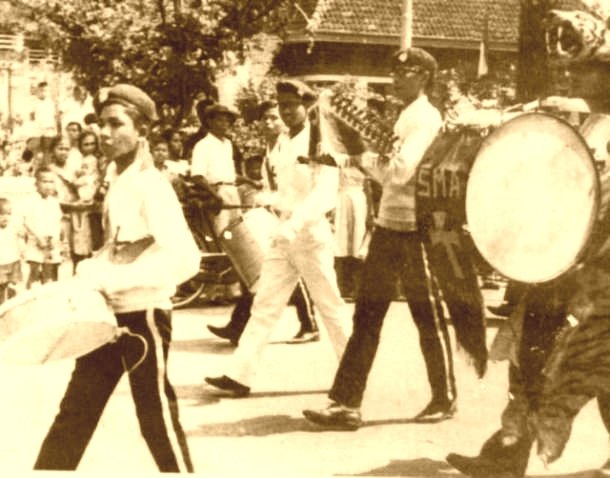 Drum Band SMA Masehi I Perayaan Kemerdekaan R.I. : Tuesday : 17. August 1965