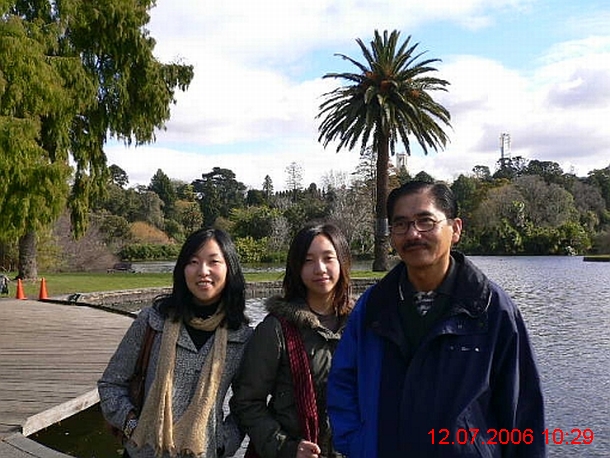 Max and Doughters in Melbourne : Wednesday : 12. July 2006