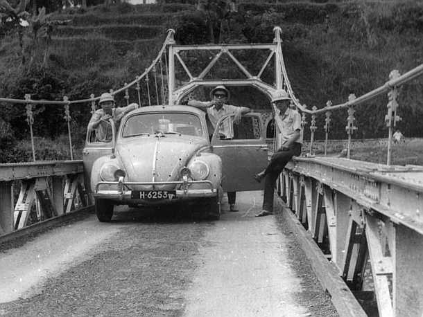Jembatan sempit : Monday : 20. April 1970