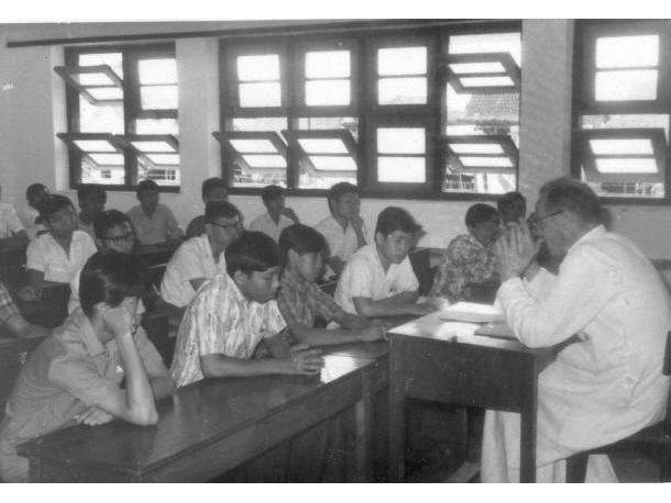 Kelas 3D 1969 Kollege Loyola : Friday :  2. January 1970