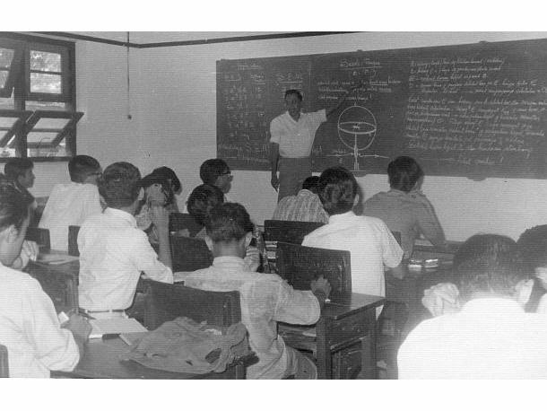 Kelas 3D 1969 Kollege Loyola : Friday :  2. January 1970