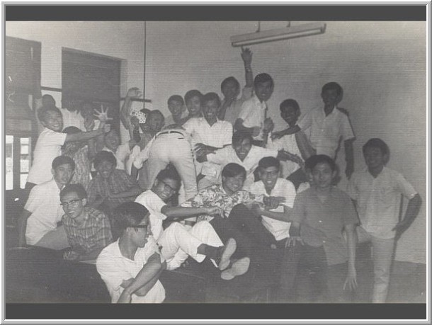 Kelas 3D 1969 Kollege Loyola : Friday :  2. January 1970