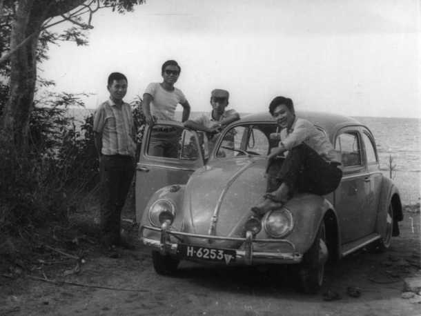 Di Pantai Madura : Sunday : 19. April 1970