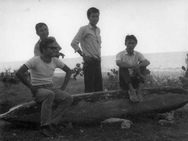 Di Pantai Madura : Sunday : 19. April 1970