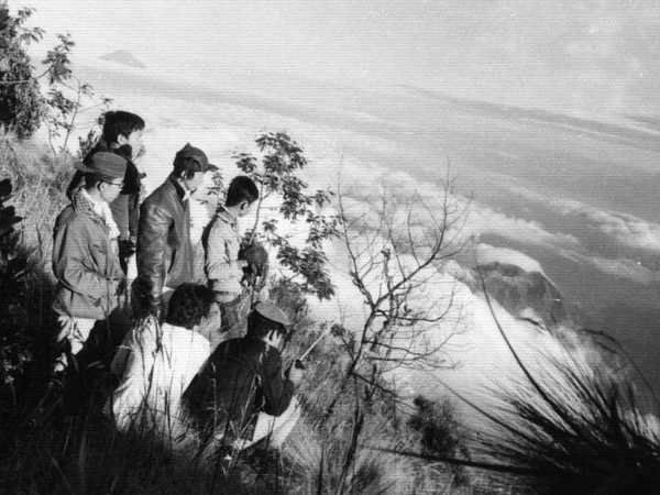 Menikmati pemandangan surgawi : Thursday : 20. August 1970