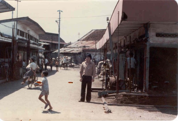 Gang Lombok, Semarang (1981) : Sunday :  8. March 1981