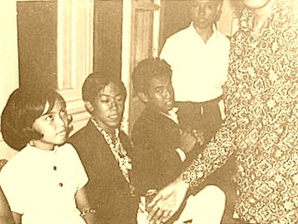 Pesta kelas 3D 1969 di Jalan Gajah Mada 126 - 128, Semarang : Thursday : 01. January 1970