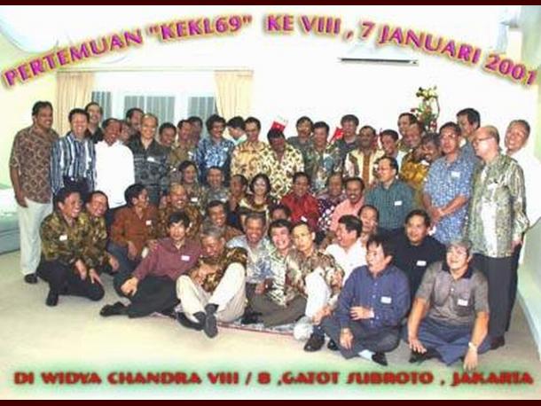 Pertemuan Loyola-69 ke-VIII, 7 Januari 2001, di Widya Chandra VIII / 8, Gatot Subroto, Jakarta. 7 Januari 2001. Tempat kediaman resmi Menteri ESDM, Purnomo Yusgiantoro (3E 1969 Kollege Loyola) : Sunday : 21. January 2001
