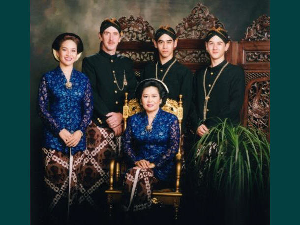 Keluarga Harkins : Thursday : 22. August 2002