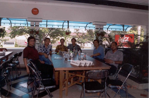 Reuni Loyola-69 di Jalan Stadion, Semarang : Sunday : 20. February 2000