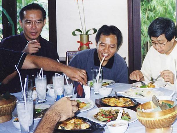 Reuni Loyola-69 di Pulau Dua, Jakarta, 21 Desember 2002 : Saturday : 21. December 2002