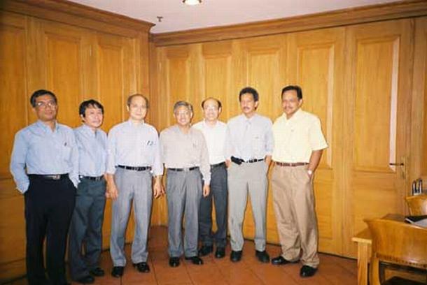 Siauw Poo An reuni dengan Loyola-69 di Satay House, Cideng, Jakarta : Wednesday : 25. July 2001