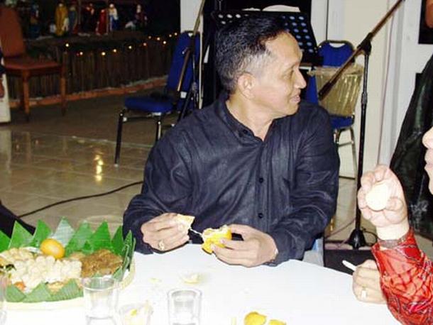 Yudo Lelono (3C 1969 Kollege Loyola), Sang Kolonel, Mei 2003 : Thursday : 15. May 2003