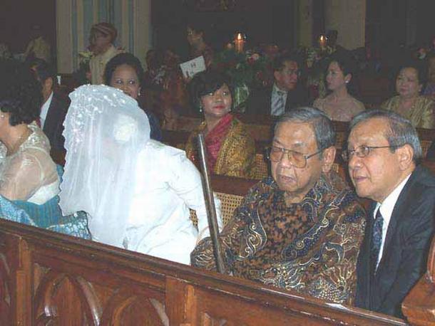 Misa pernikahan Inka - Lia di Katedral Jakarta : Tuesday : 16. August 2005
