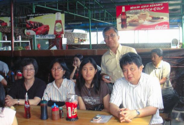 Bubur ayam Mang Oyo, Dago, Bandung, jam 07:00 : Saturday : 27. May 2006