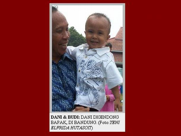 Budi Widodo (3E 1969 Kollege Loyola) dengan putranya : Saturday : 08. July 2006