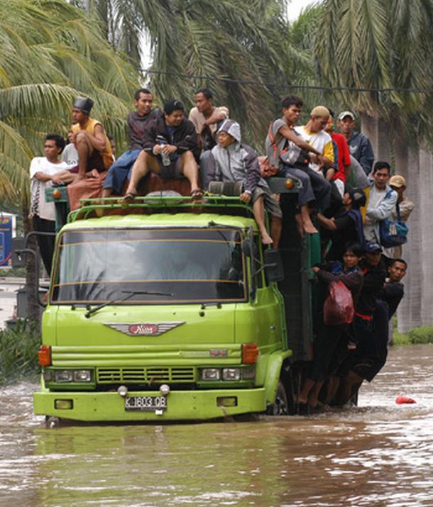 Kelapa Gading panik : Sunday : 04. February 2007