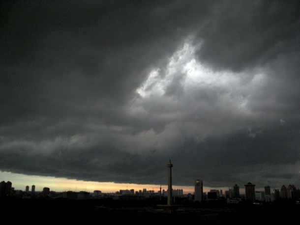 Mega mendung di Jakarta : Wednesday : 14. March 2007