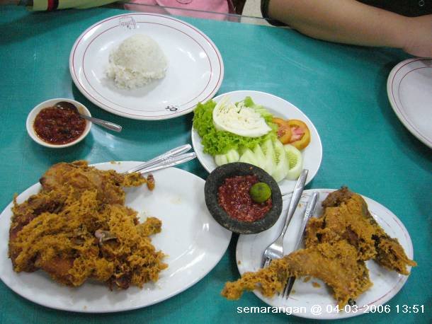ayamgorengsuhartiyogyakarta.jpg