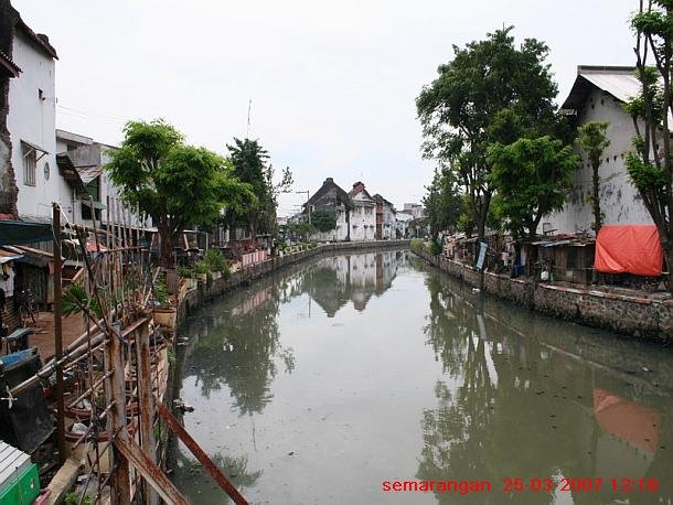 ganglombokdipecinansemarang.jpg