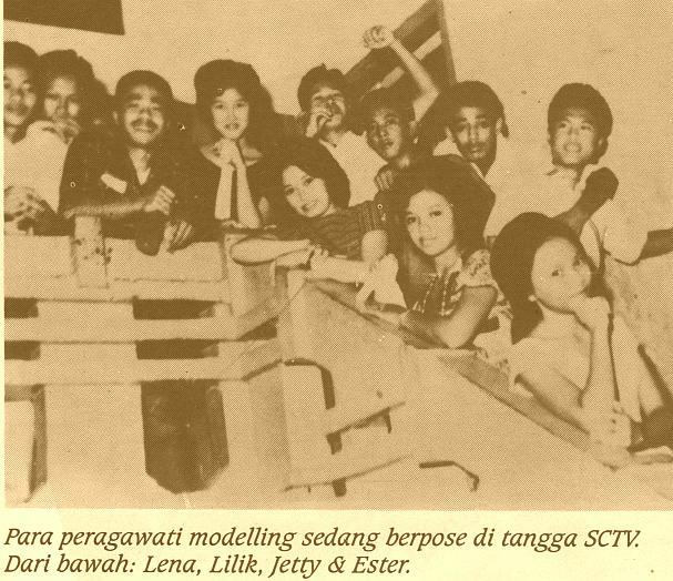 Pose di Malam Perkenalan : Saturday :  5. March 1966