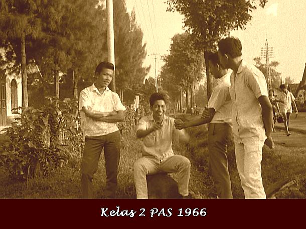 Kwie Tjing lagi ngecap : Friday : 10. June 1966