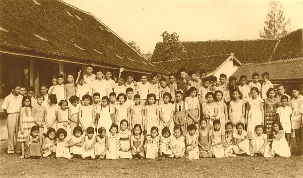 Sekolah SR Masehi Sidodadi : Saturday : 12. April 1958